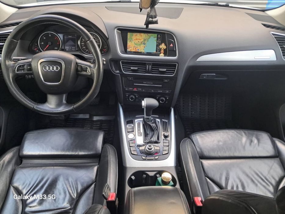 Vând Q5 S line/an fabricație 2009/motor 3.0 TDI