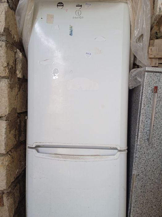 Продаю холодильник хороший