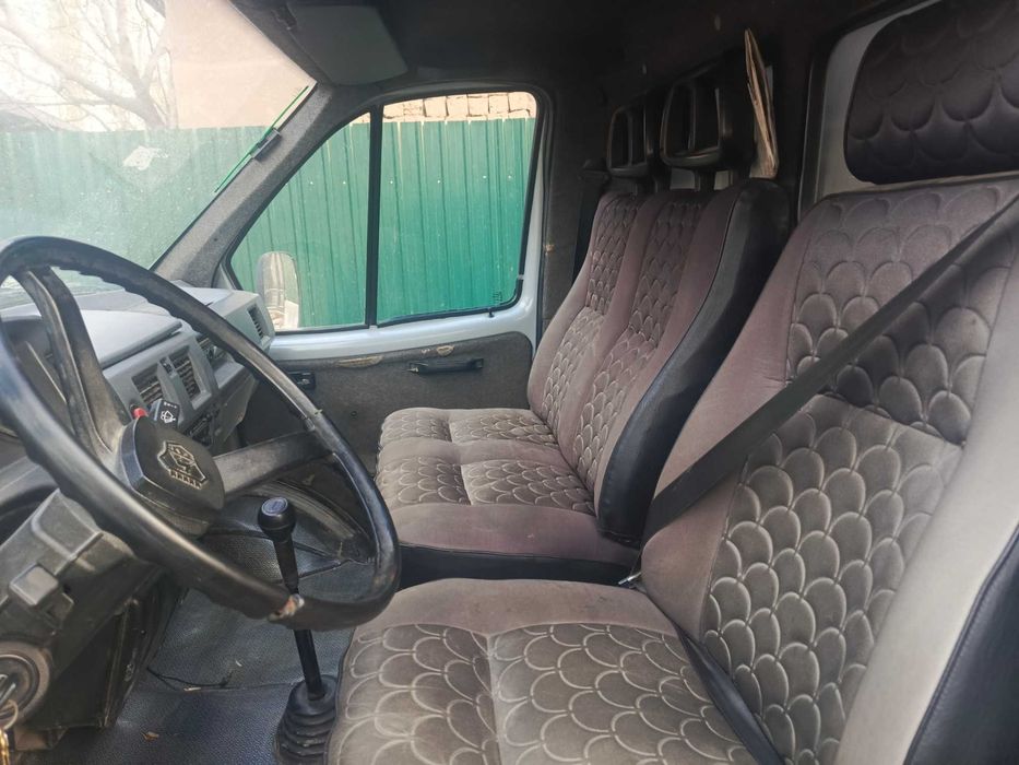 Gaz 3302 sotiladi