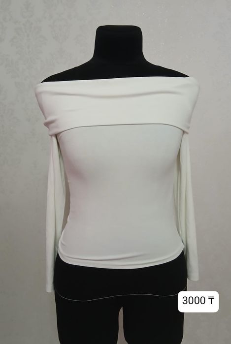 Көйлек, кофта, костюм сатылады