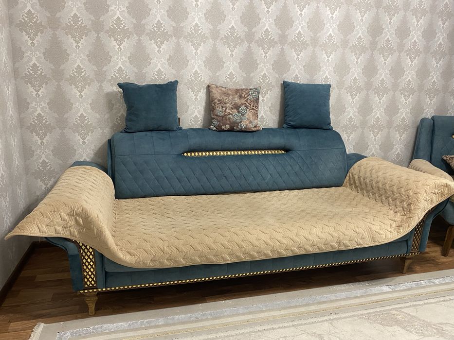 Продам диван с креслой