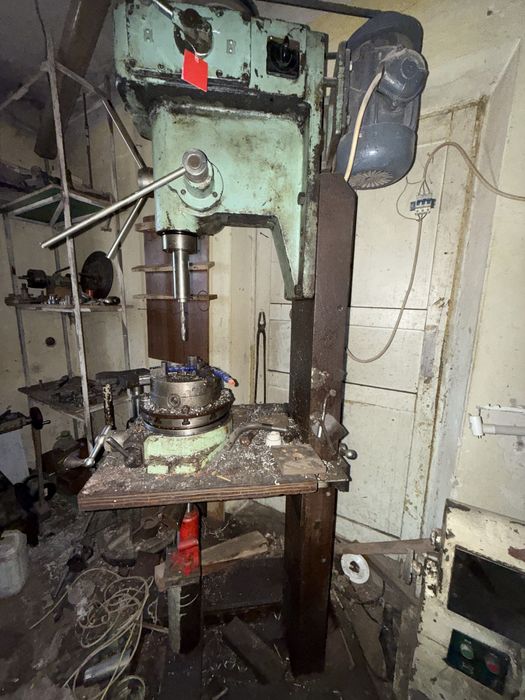 Сверлильный станок