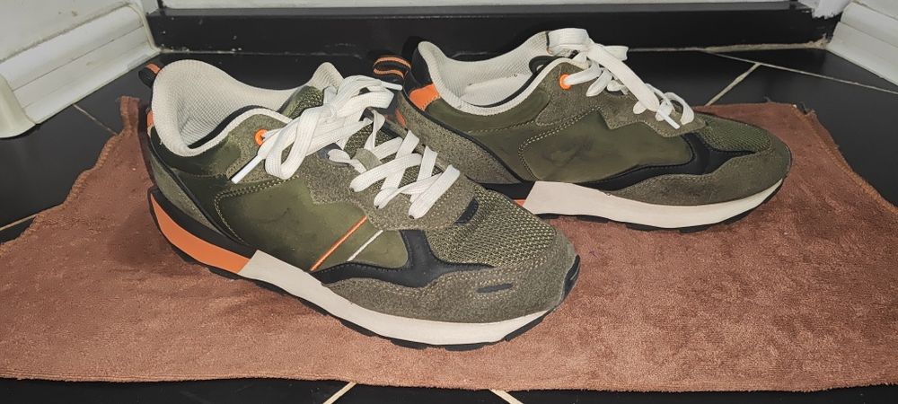 Кроссовки мужские 43