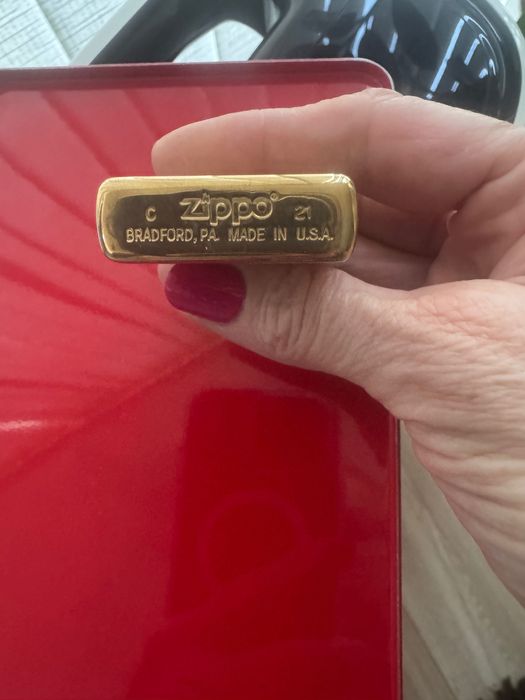 Оригинална запалка  Zippo gold edition