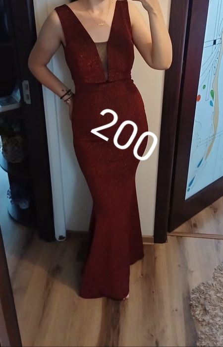 Vând rochii elegante