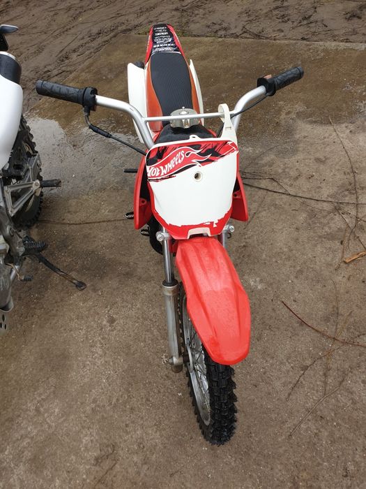 Honda crf 70f  .