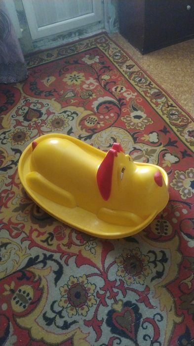 Продам качелю детскую