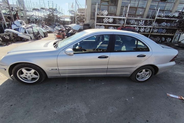 Lampa / Tripla stop stanga pe aripa Mercedes-Benz C-Class 2003