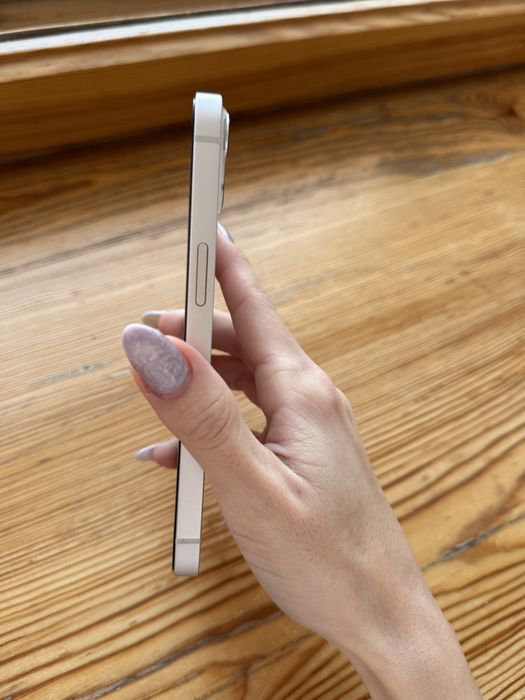 Продам айфон 13-128гб