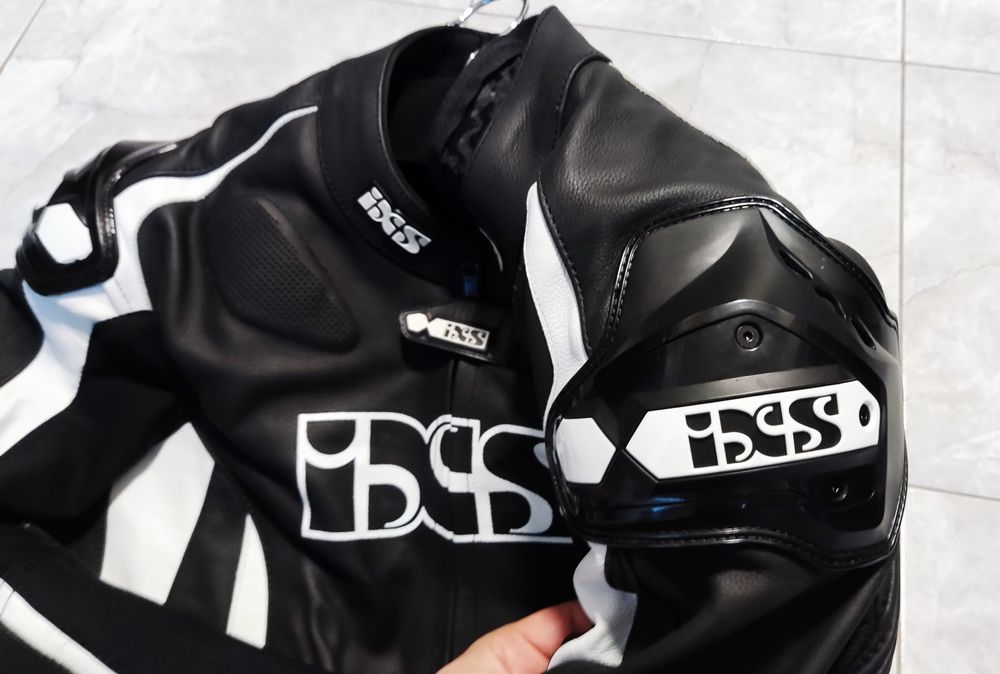 Яке кожа  IXS RS-1000 най висок клас