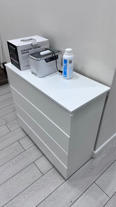 Кресло , стол, комод, пуфик