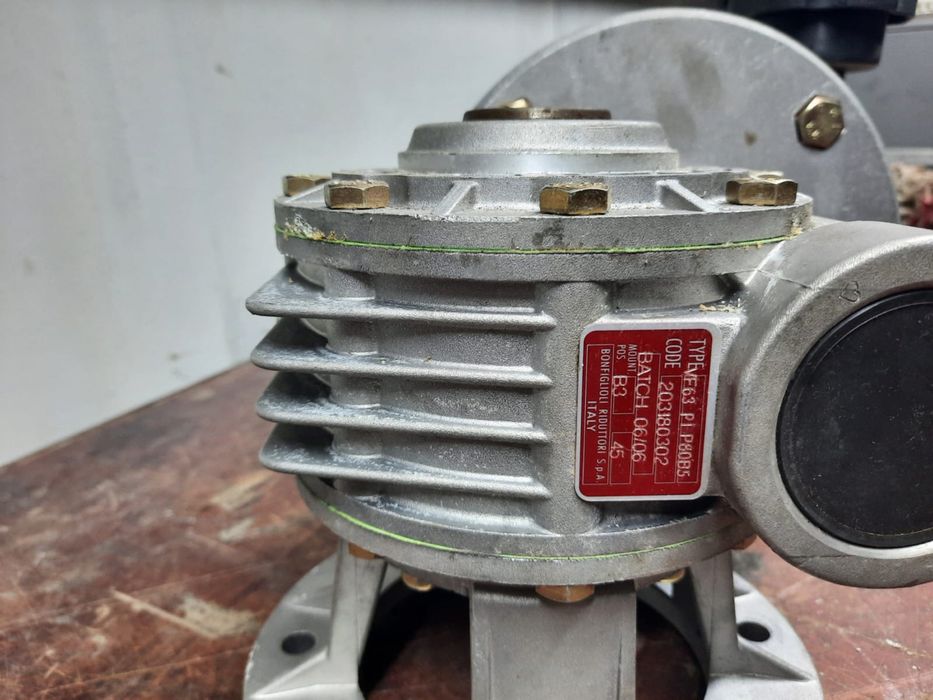 Motovariator cu reductor