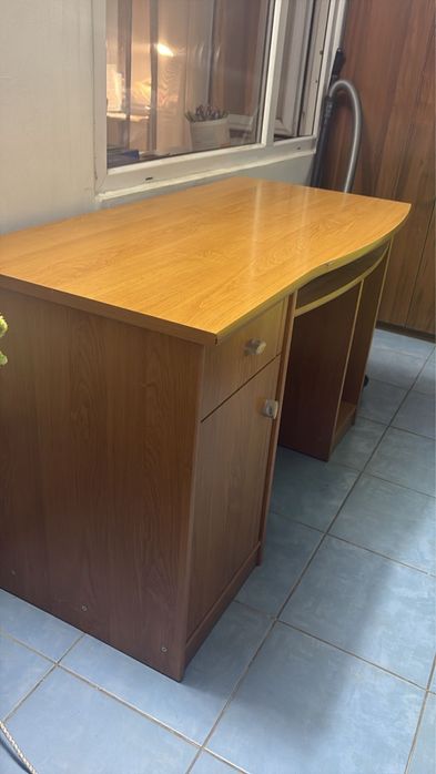 Продам стол письменный