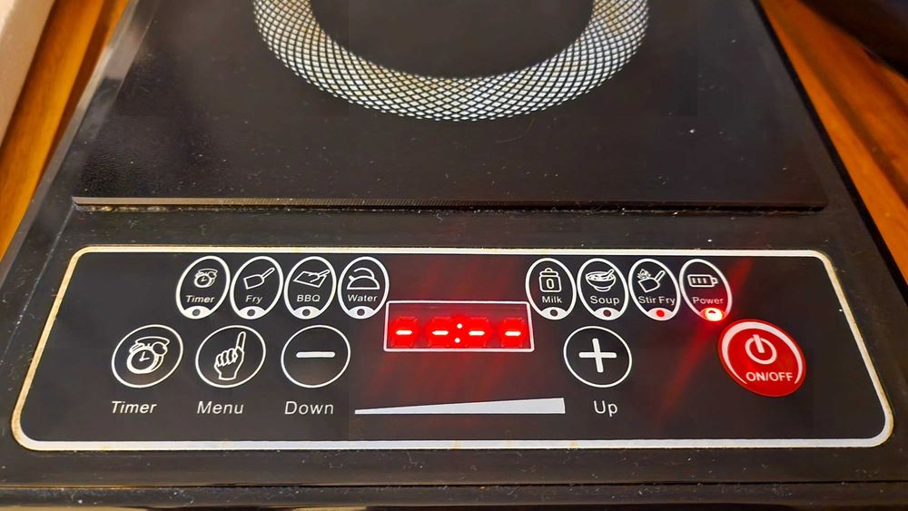 Elecom индукционнен котлон