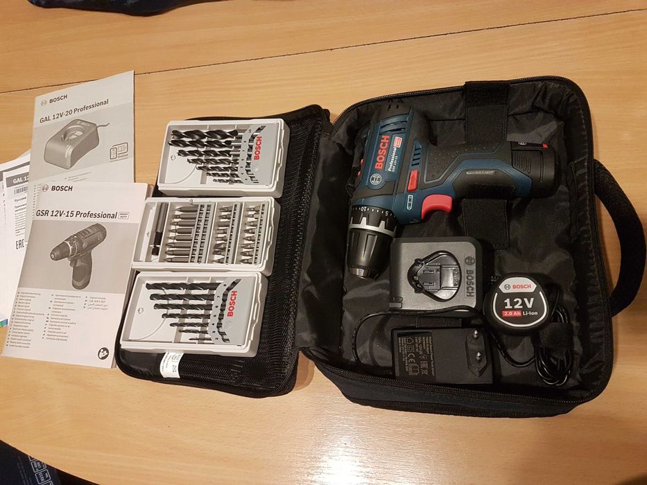 BOSCH Professional GSR 12V-15 Masina de gaurit si insurubat, 2 baterii Li-Ion + 3 seturi accesorii profesionale + geanta, NOUA, in ambalajul original