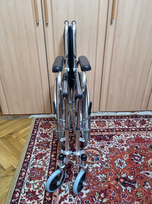Scaun cu rotile + wc Timisoara • OLX.ro