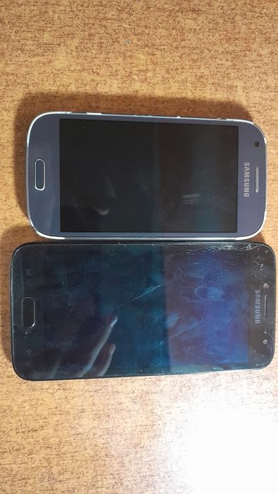Продам 2 Телефона Самсунг