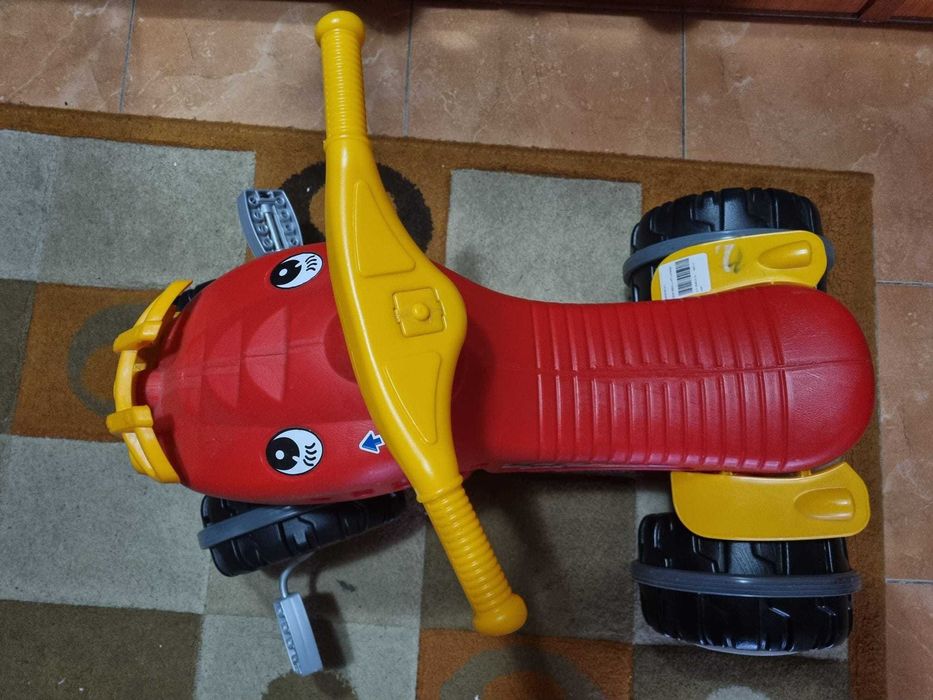 Atv cu pedale pentru copii