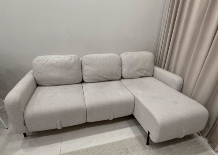 Продам диван светло серый
