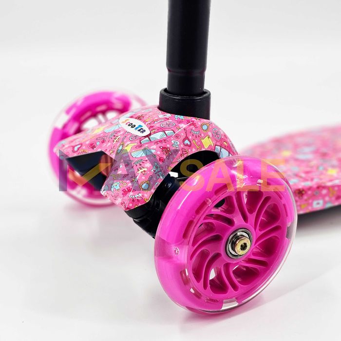 Детска тротинетка с 3 светещи колела розово многоцветна скутер колело