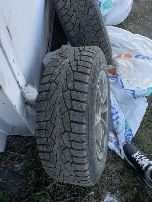 Продам диски с зимней резиной