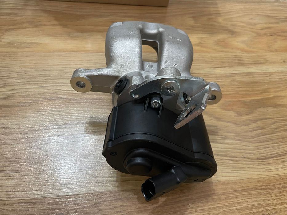 НОВИ Задни Спирачни апарати с мотор Volkswagen Passat B6 Sedan Variant