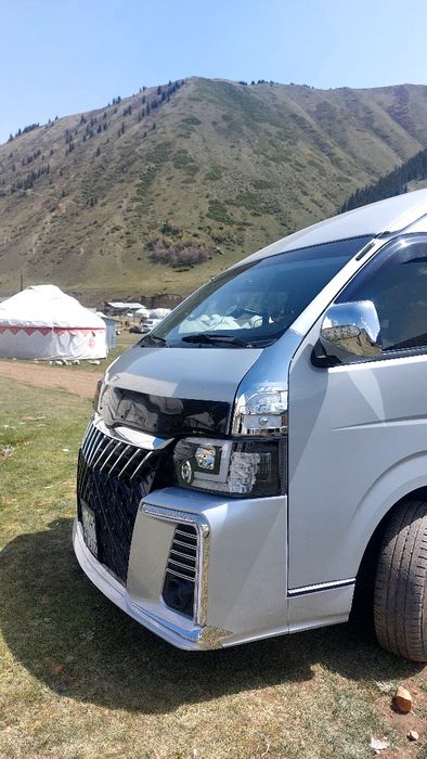 Трансфер на  Toyota HiAce H200