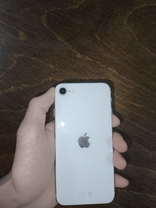 Айфон се2020 обмен или продажа