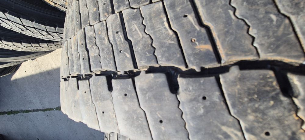385 55 22.5 Michelin, Goodyear 315 70 22.5, 285 65 22.5