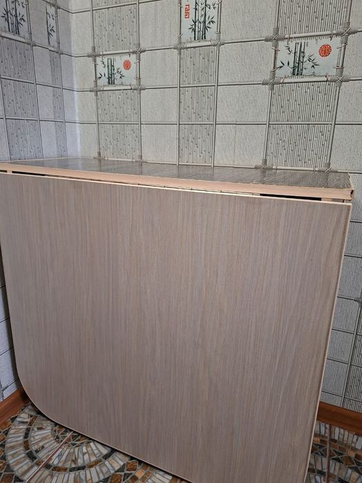 Продам стол раскладной.