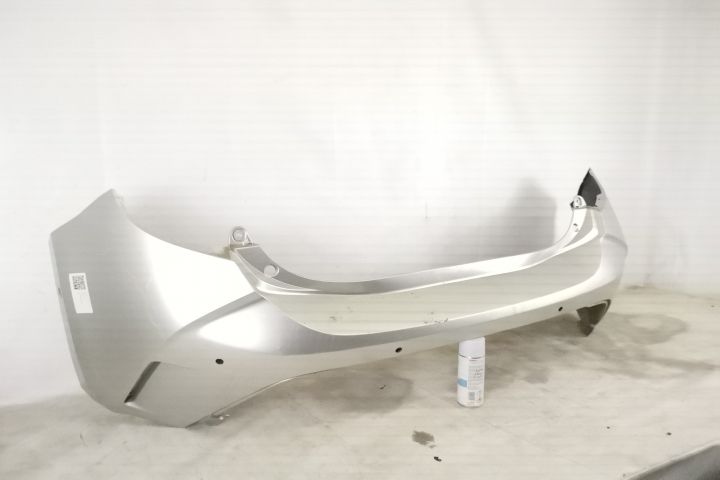 Оригинална задна броня със сензори в добро състояние Тойота Корола / T