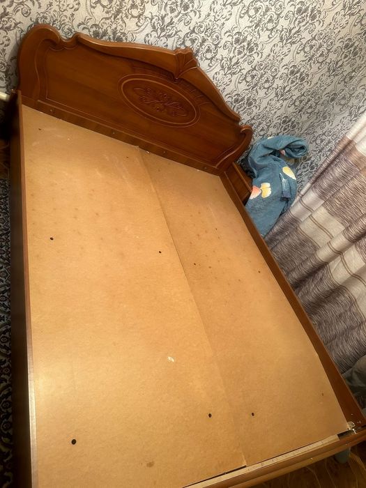 Продаётся спальный гарнитур