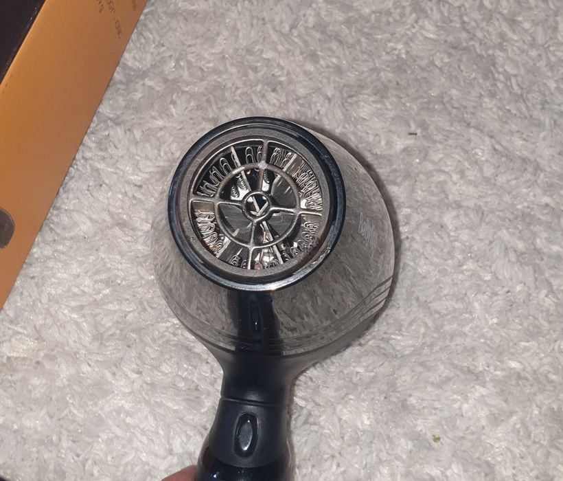 Продавам Сешоар  BaByliss Pro Rapido BaB 7000i   и  BaByliss 2000w