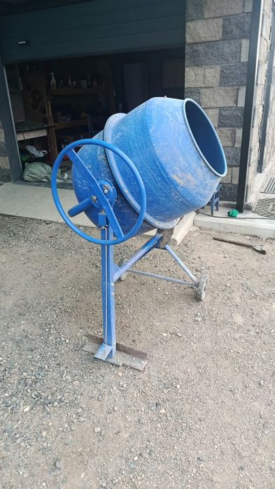 Продам бетономешалку