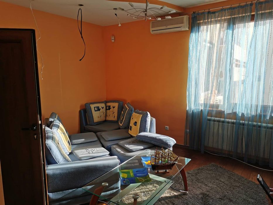 Дава се под наем Двустаен апартамент в София, Център - 53 кв.м за 727.77 € - Снимка #1