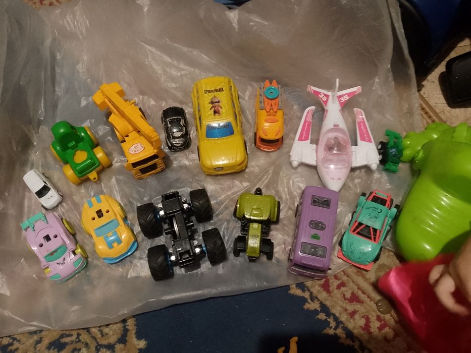 Продам игрушки разные