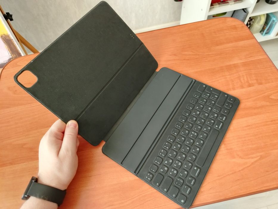 Оригинальная клавиатура для iPad Pro 12.9 (раскладка ru)