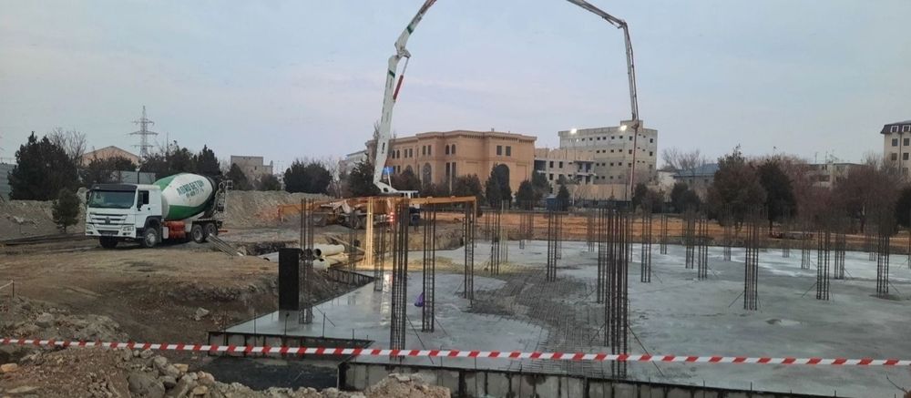 Бетон насос хизмати. Услуга авто бетон насоса.