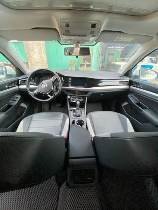 Volkswagen 2020 yili BORA