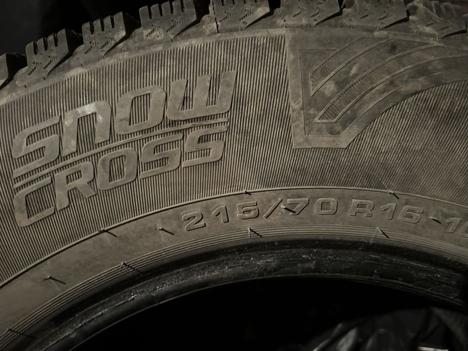 Продам резину Cordiant 215/70 R16 шипованная
