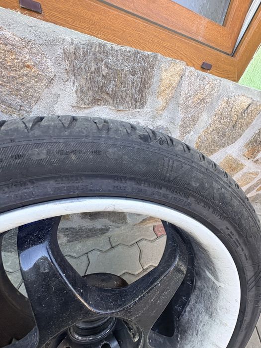 3 cauciucurii si 2 jentii