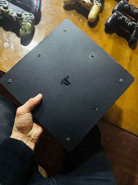 PlayStation Slim 1 TB