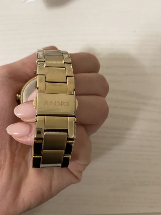 Часы Dkny под золото
