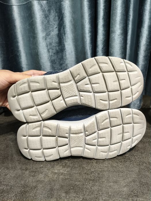 Оригинальные кроссовки Skechers Slipins