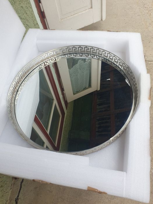 Tava galerie cu oglinda