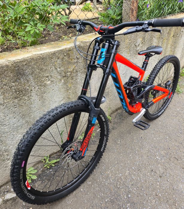 Scott Gambler S размер 27.5 цола Като нов, Rockshox Boxxer,  Downhill bike 4-бутални Sram Guide спирачки Алуминиев велосипед мекица