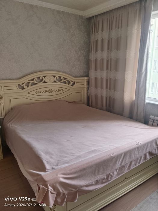 Продается спальный гарнитур в отличном состоянии