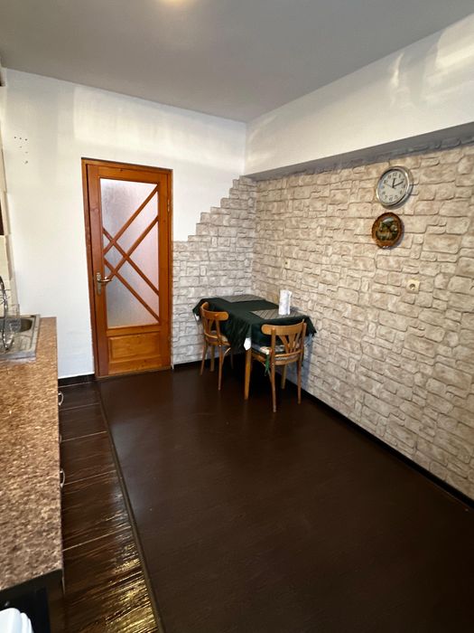Apartament 2 camere Moinesti (ultracentral)-proprietar