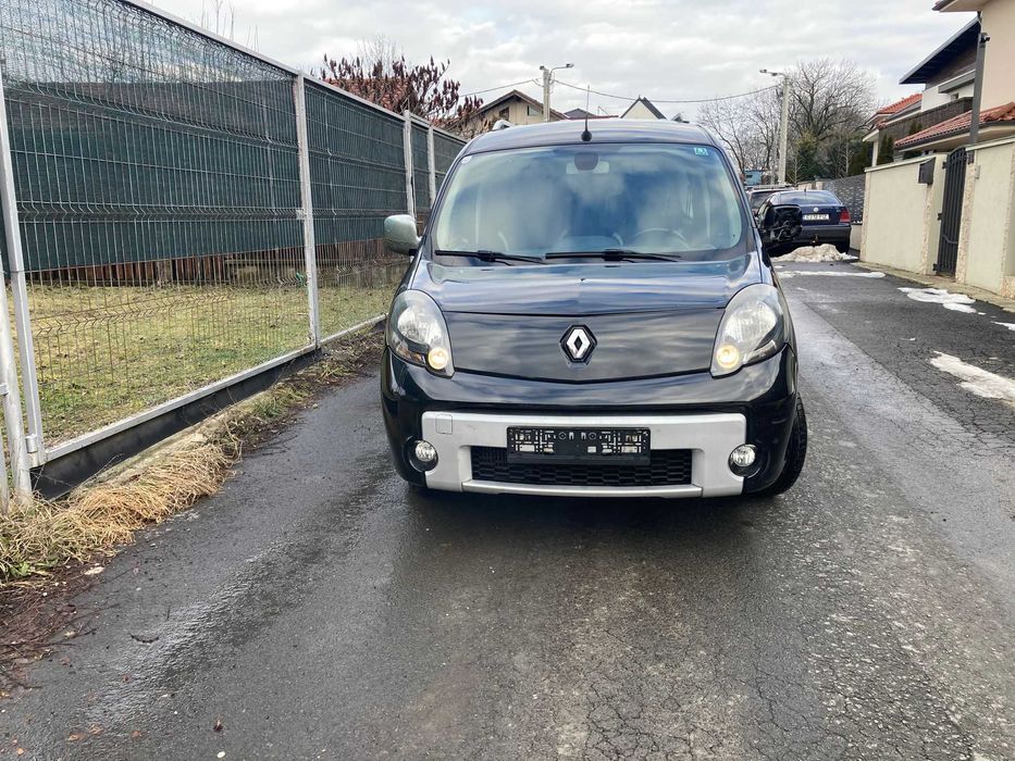Renault Kangoo Maxi (șapte locuri)