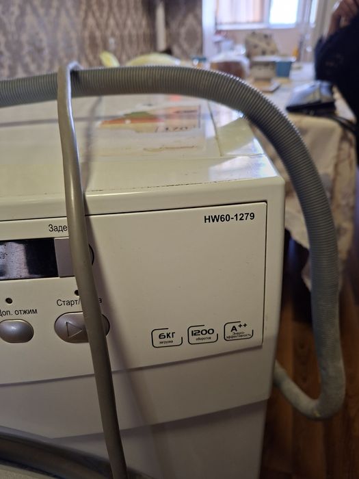 Продоётся стиральная машина Haier HW60-1279